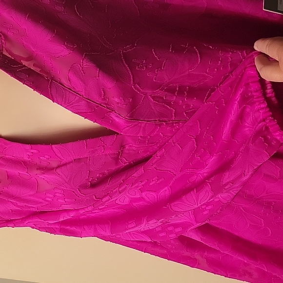 Chaus Bright Fuchsia Top - Picture 2 of 11